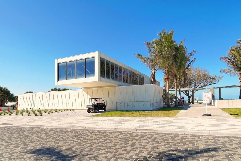 Modern, Fresh - Only 3 Miles To The Beach! Apartment Sarasota Exterior photo