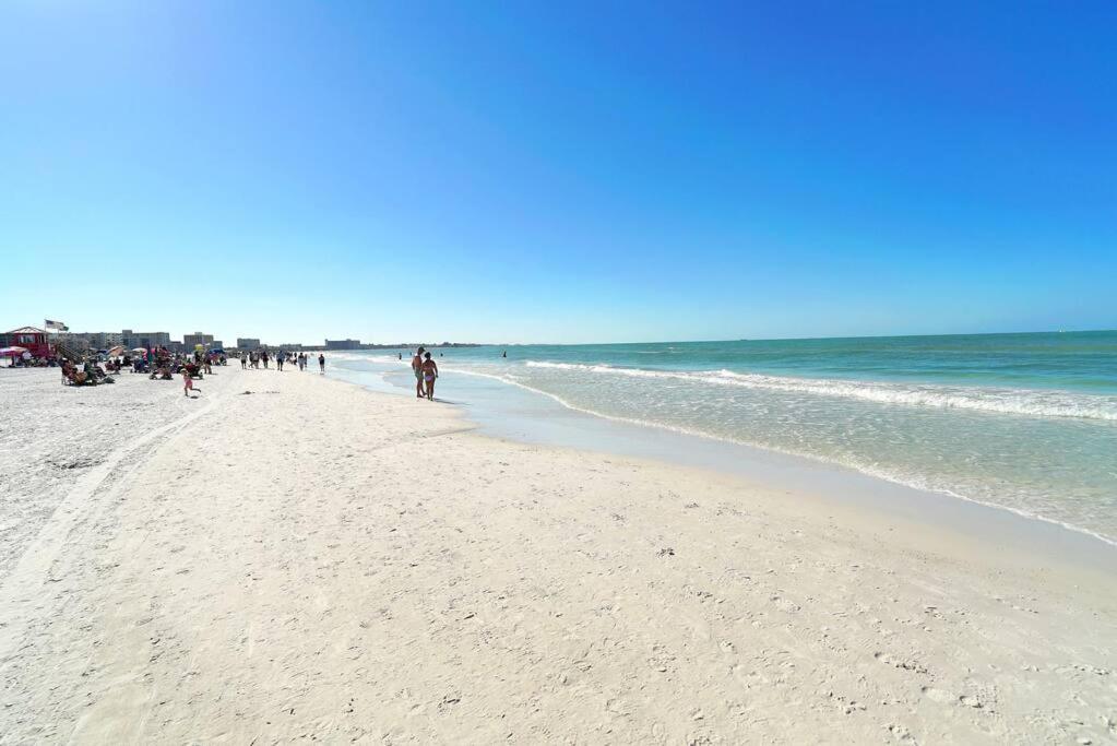 Modern, Fresh - Only 3 Miles To The Beach! Apartment Sarasota Exterior photo